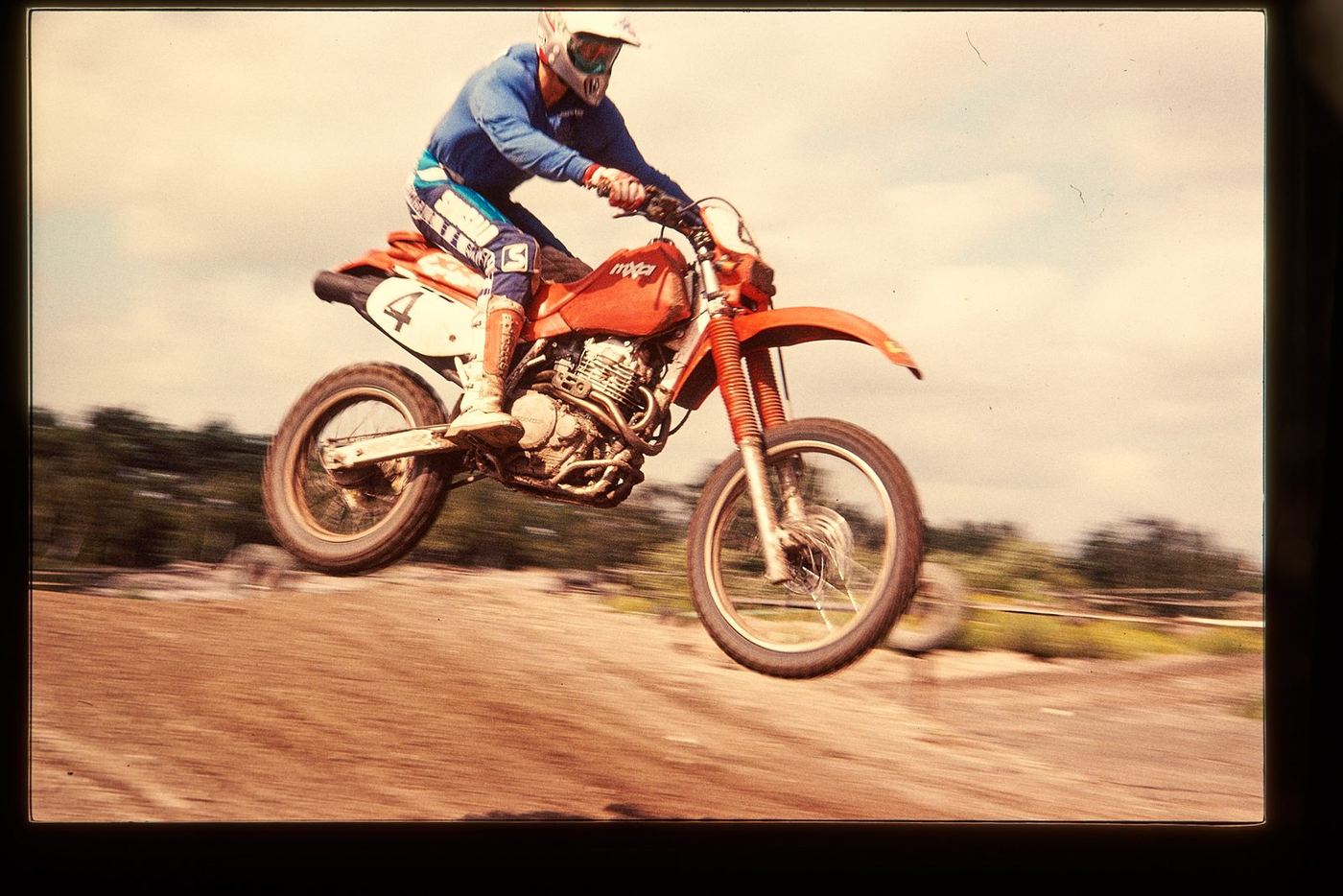 Historische Moto-Rumpf-Aufnahme: Deutschland Honda XR 600 R, Enduro Club MG, 1989.