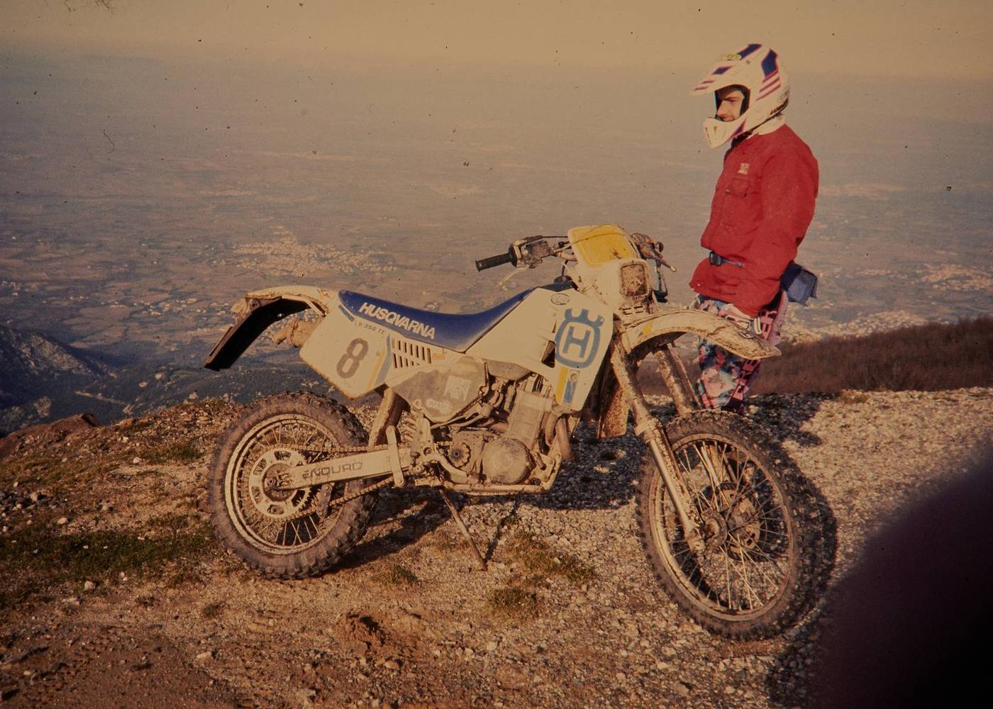 Historische Moto-Rumpf-Aufnahme: Dino Mari, Husqvarna TE 350, Spanien, 1991.
